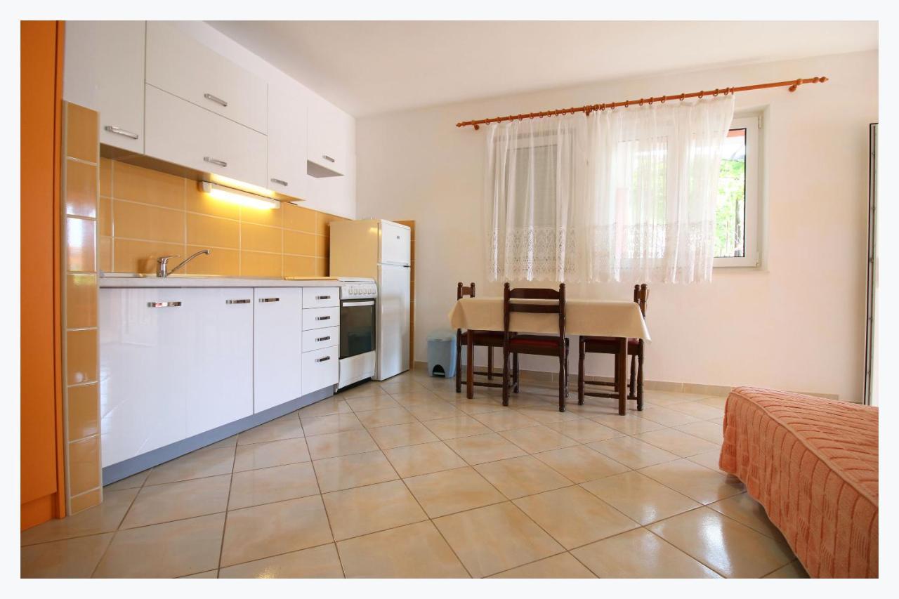 Apartments Eva Primosten Room photo