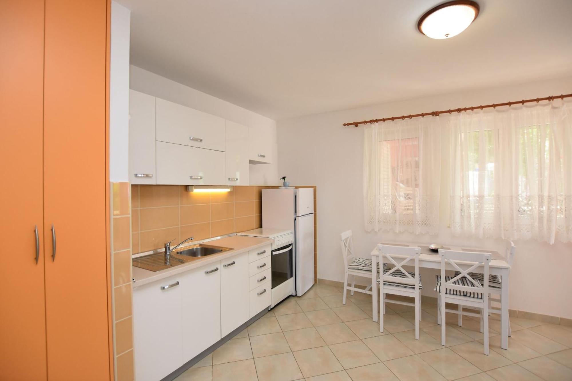 Apartments Eva Primosten Room photo