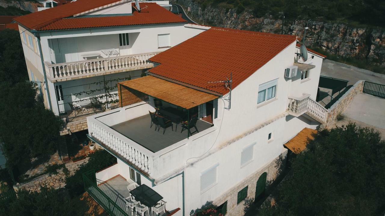 Apartments Eva Primosten Exterior photo