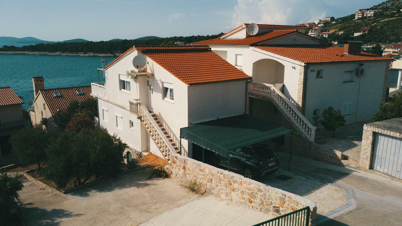 Apartments Eva Primosten Exterior photo
